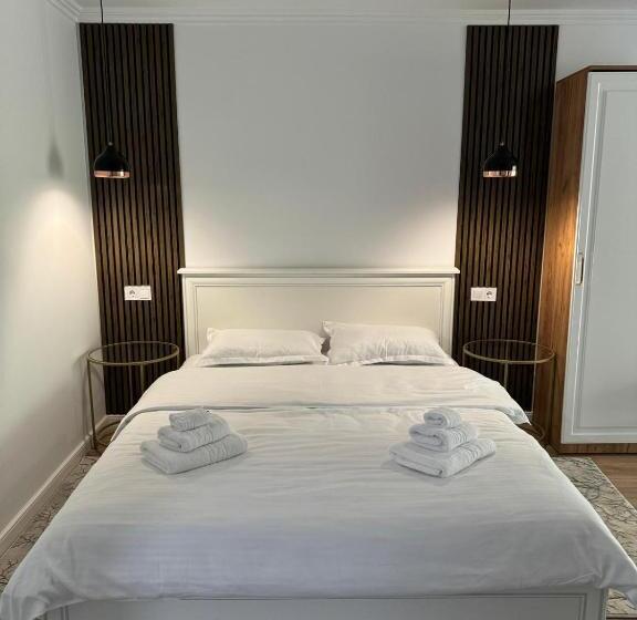 غرفة قياسية, Flori De Tei Maramures