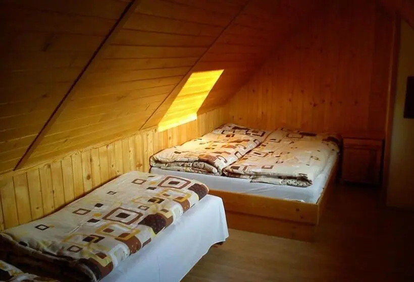 Standard Neljän Hengen Huone, Rekreačna Usadlosť Pieninka