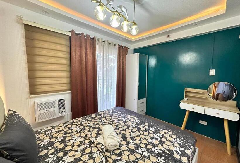 Семейный Номер Вид на Сад, Forevermc Condotel