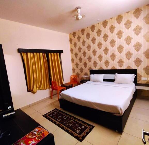 اتاق لوکس, Goroomgo Blue Bell Bhubaneswar   Well Decorated Room  Wifi And Parking Facilities Available
