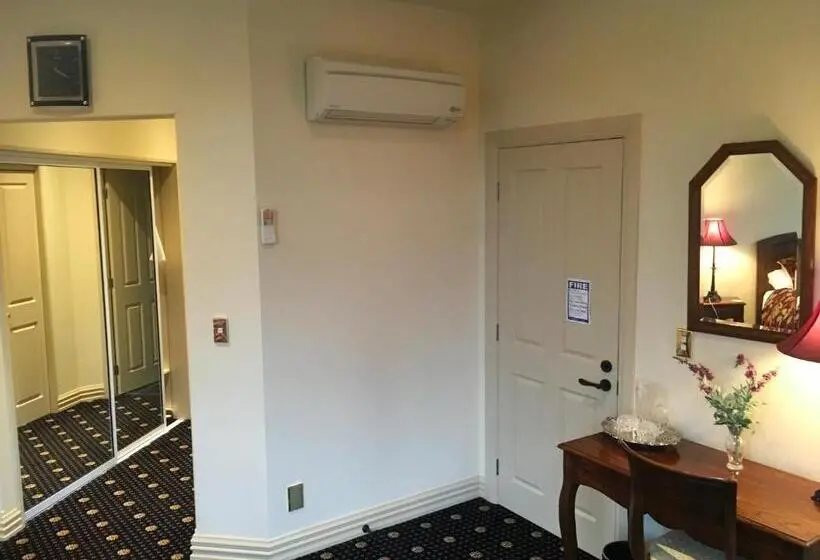 اتاق لوکس با بالکن, Fontainebleau Luxury B&b