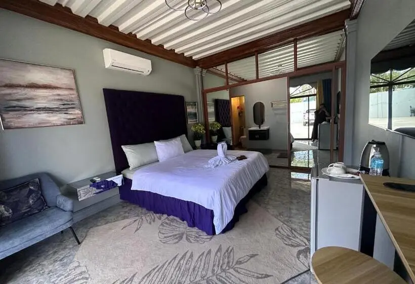 キングサイズベッドのデラックススイート, Lawson’s Beach Resort