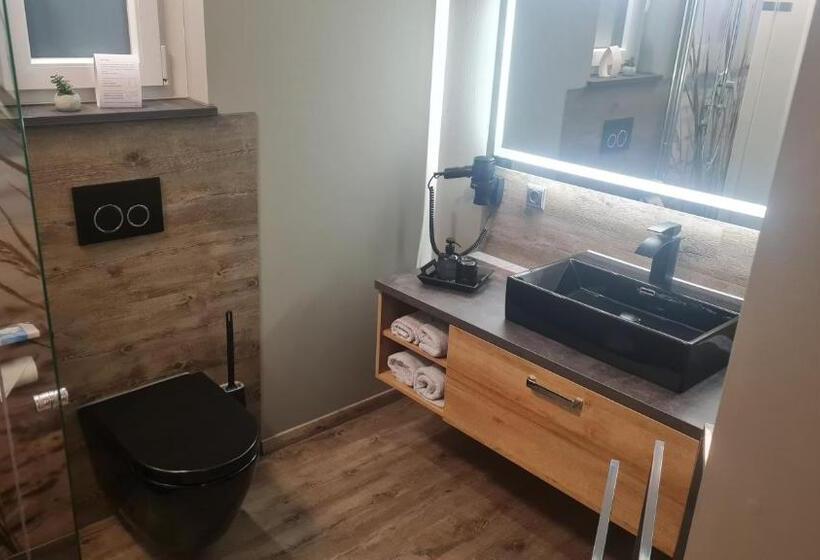 חדר סטנדרט מותאם לאדם עם מוגבלויות, Lins B&b Hotel Resort