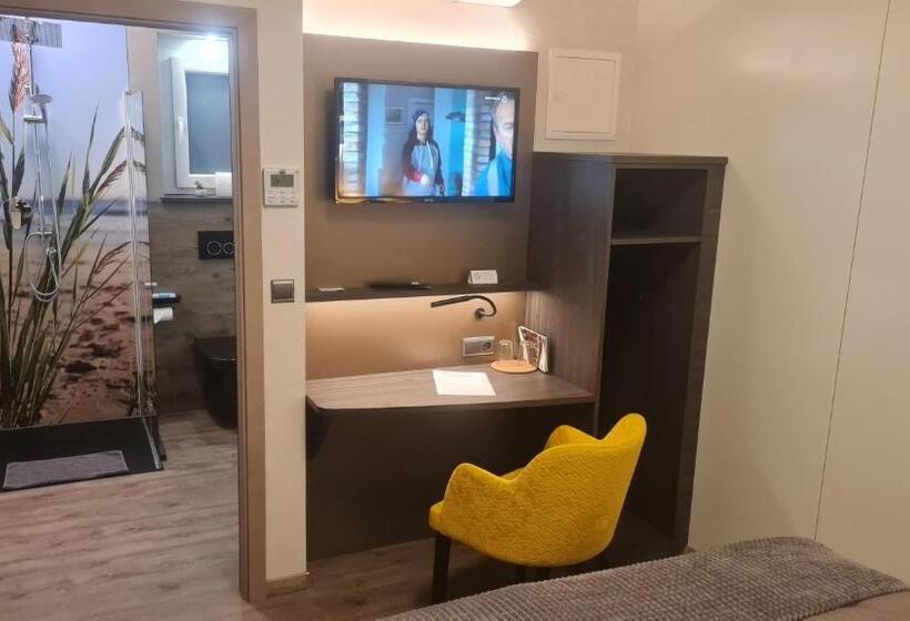 חדר סטנדרט מותאם לאדם עם מוגבלויות, Lins B&b Hotel Resort