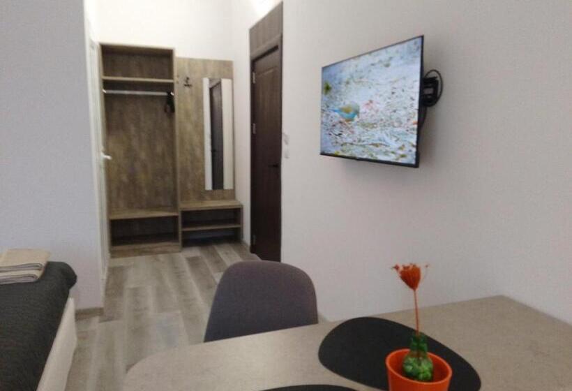 חדר סטנדרט, July S Guest House