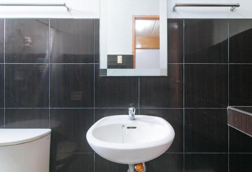 اتاق لوکس, Reddoorz @ Farm Side Hotel Laoag City