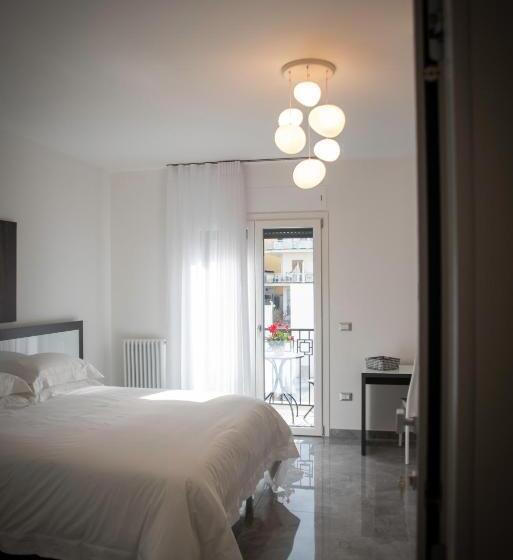 اتاق استاندارد با بالکن, Letagghjate Exclusive Rooms And Suites