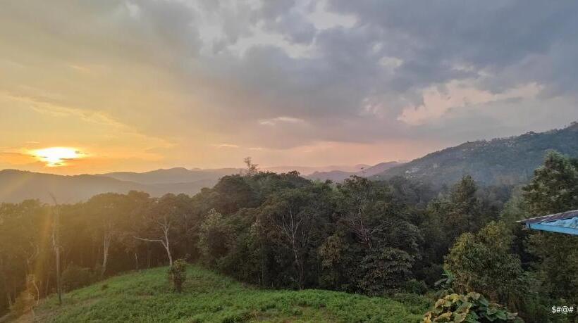 חדר סטנדרט לארבעה, Mountain View Villas Of Coorg