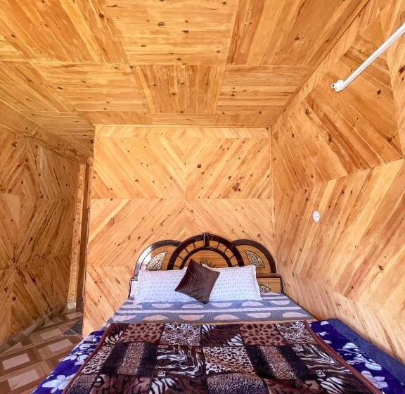 マウンテンビュースタンダードルーム, Pahadi Bliss Hostel ,tosh