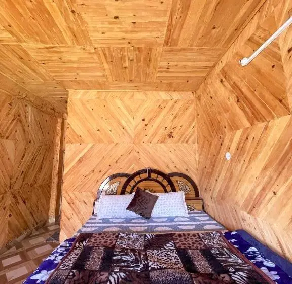 マウンテンビュースタンダードルーム, Pahadi Bliss Hostel ,tosh