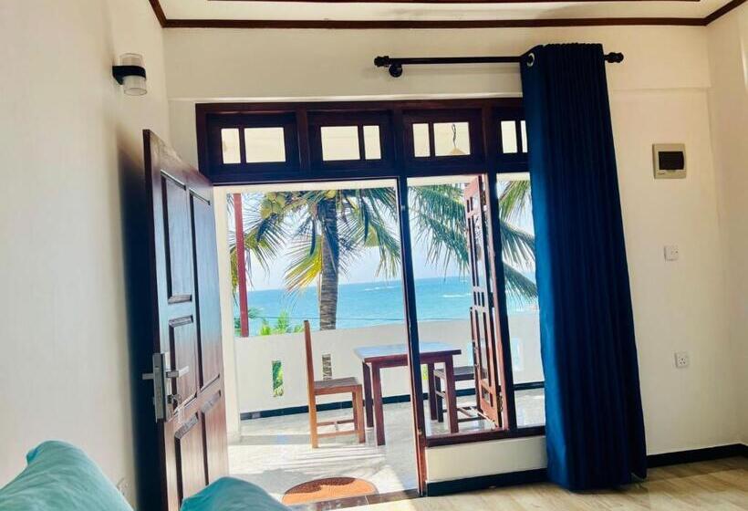 اتاق لوکس با بالکن و چشمانداز دریا, Blue Surf View Tangalle