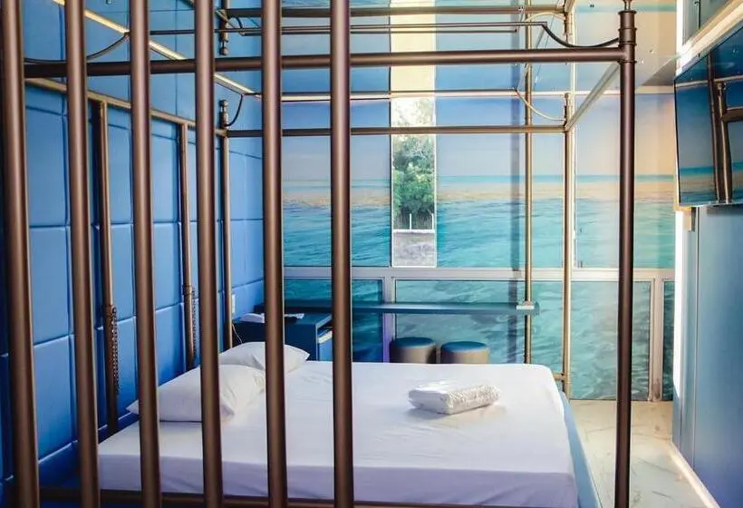 スイート, Refugius Motel/ Hotel De Rolante