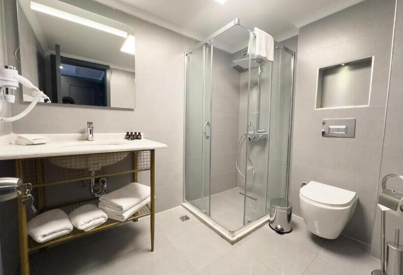 Номер Стандарт Трехместный, The Yalı Konak Hotel İzmir