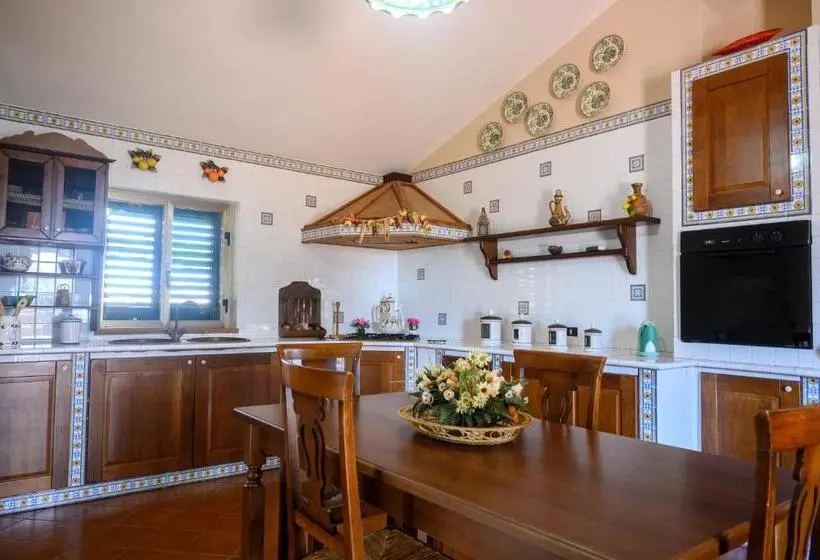 ファミリールーム, Country Sicily Home
