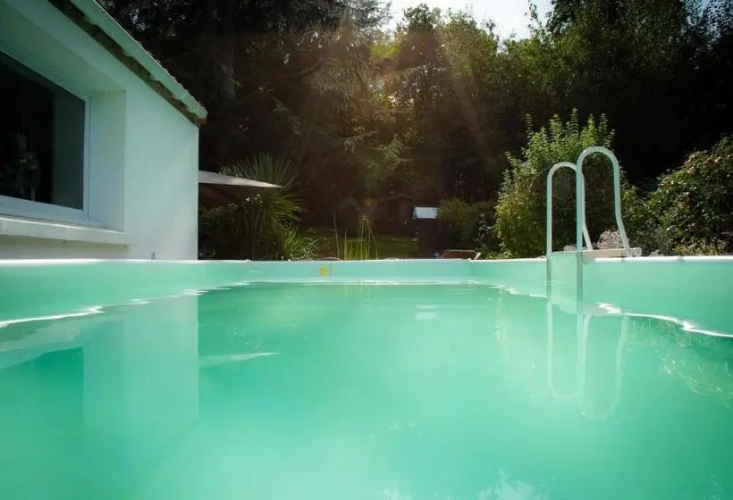バス共有のスタンダードルーム, Le Nid Du Massereau   Chambres D Hôtes Avec Piscine Près De Nantes Et Loire à Vélo