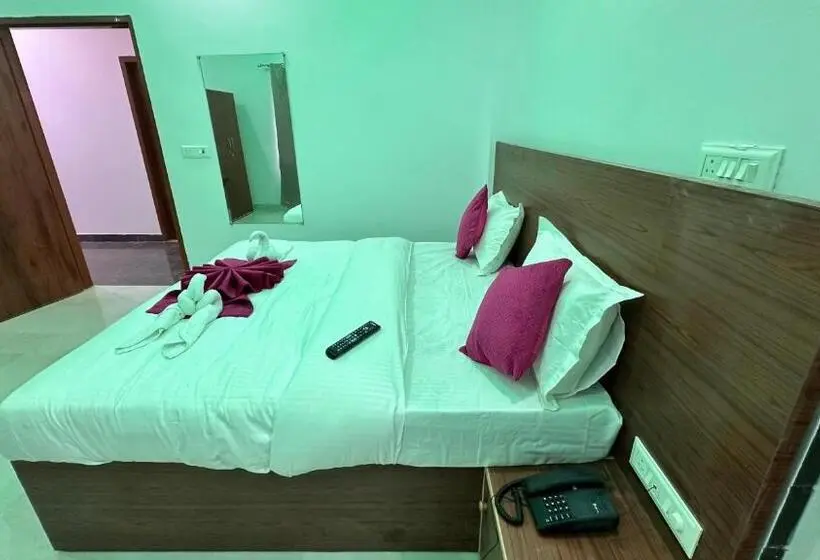 Standard-huone, Avantika Residency & Restro