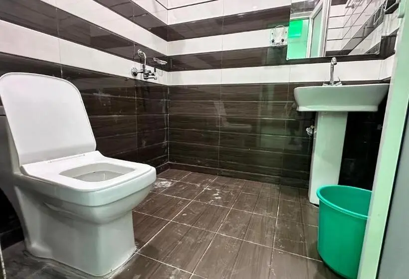 Standard-huone, Avantika Residency & Restro