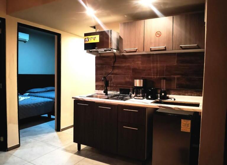 Семейный Номер Совместный Санузел, Ito S