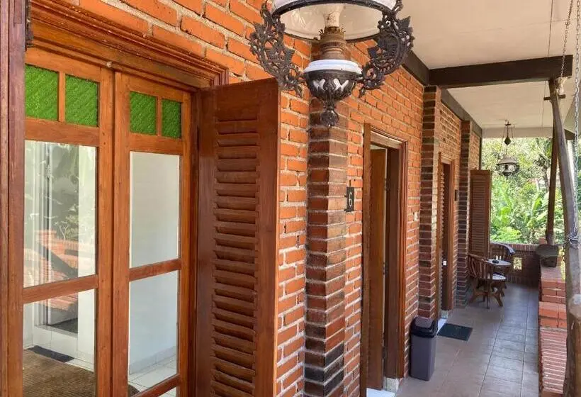 Perhehuone, Saraswati Traditional Homestay Temanggung Redpartner
