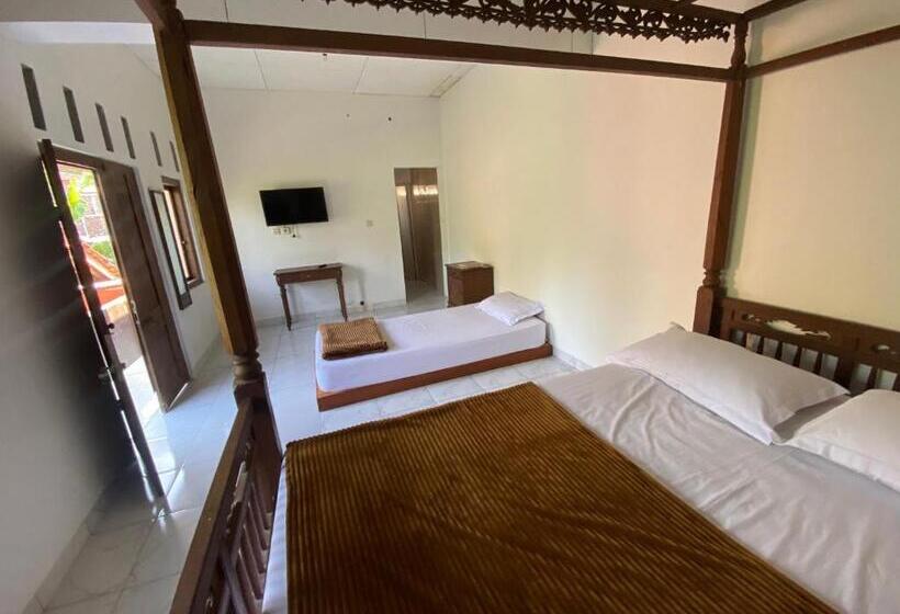 Семейный Номер, Saraswati Traditional Homestay Temanggung Redpartner