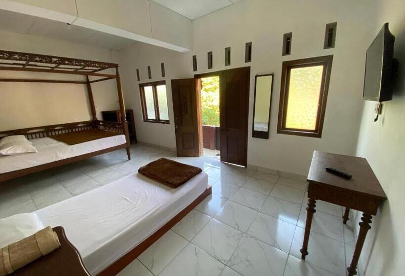 Семейный Номер, Saraswati Traditional Homestay Temanggung Redpartner