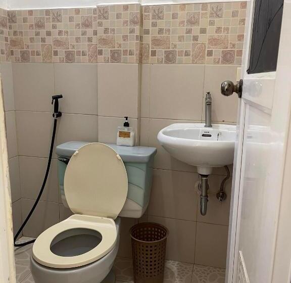 Ekonomiskt Rum, Canvas Inn