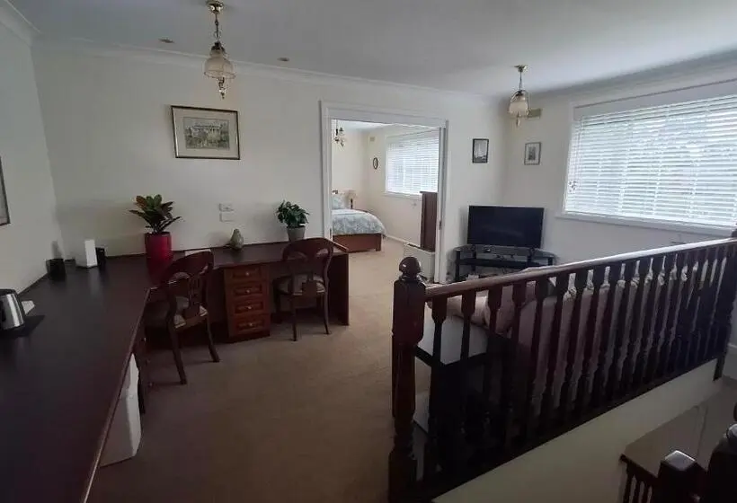 スタンダードルーム, Blackburn Lake Bed And Breakfast