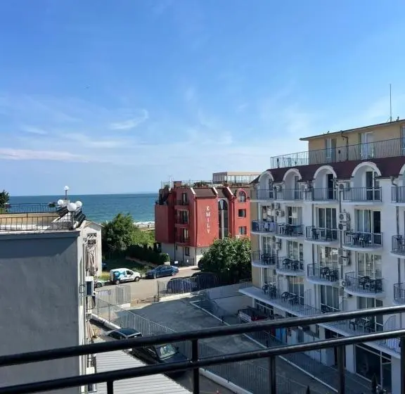 Huoneisto 2 Makuuhuonetta Parveke, Adeti Residence