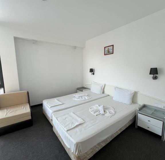 带阳台两卧公寓, Adeti Residence