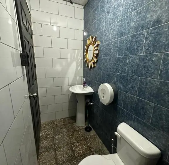 اتاق خانوادگی, Casa Magnolia