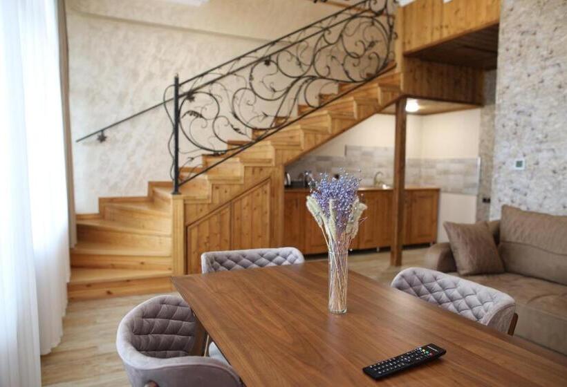 سوییت دوبلکس, Bmg Hotel By Grigoryans Group