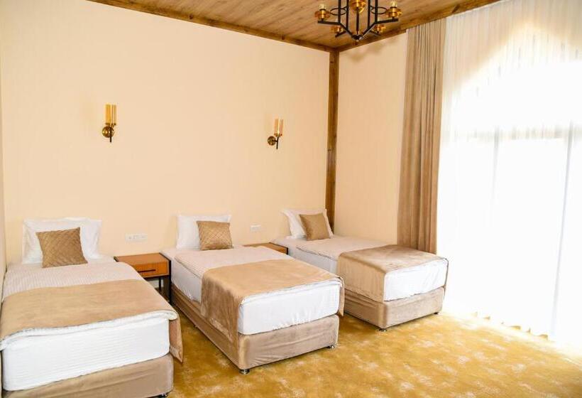 اتاق استاندارد سه تخته با بالکن, Bmg Hotel By Grigoryans Group