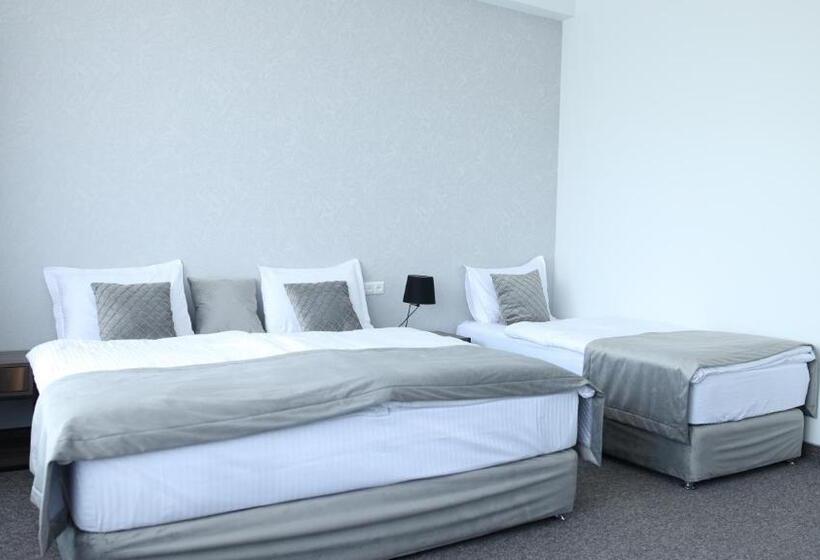 اتاق استاندارد سه تخته با بالکن, Bmg Hotel By Grigoryans Group