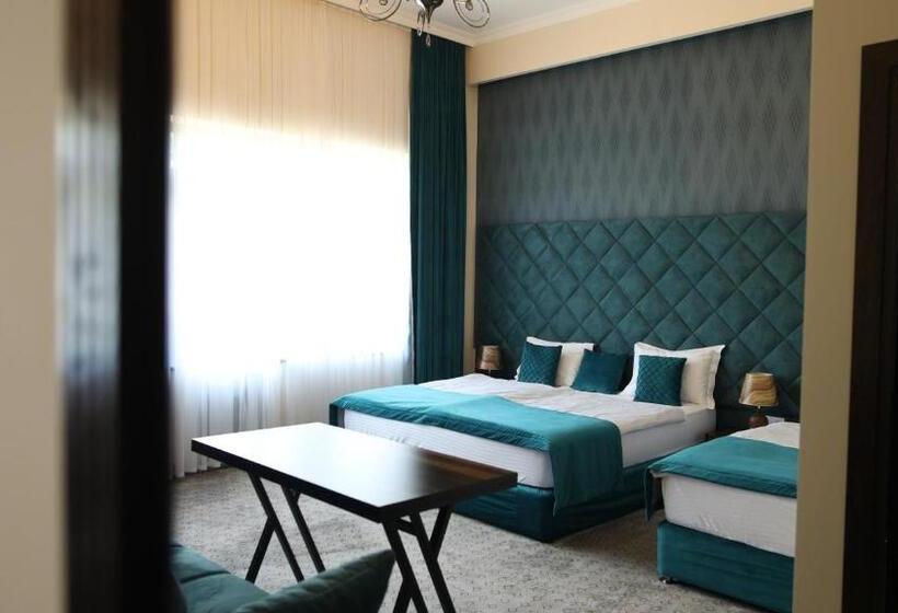 اتاق استاندارد سه تخته با بالکن, Bmg Hotel By Grigoryans Group