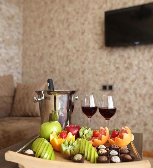 سوئیت با بالکن, Bmg Hotel By Grigoryans Group