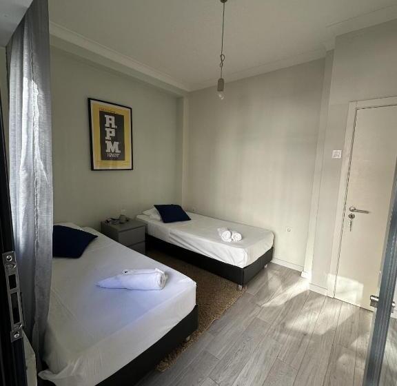 اتاق استاندارد با بالکن, Hostel Real