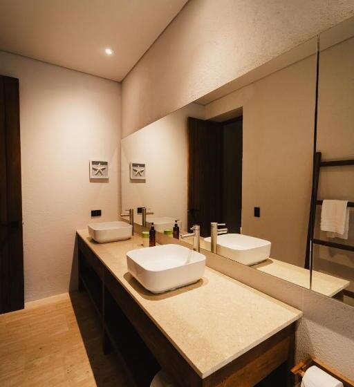 ‫فيلا غرفة نوم واحدة, Naio Hotel Y Villas