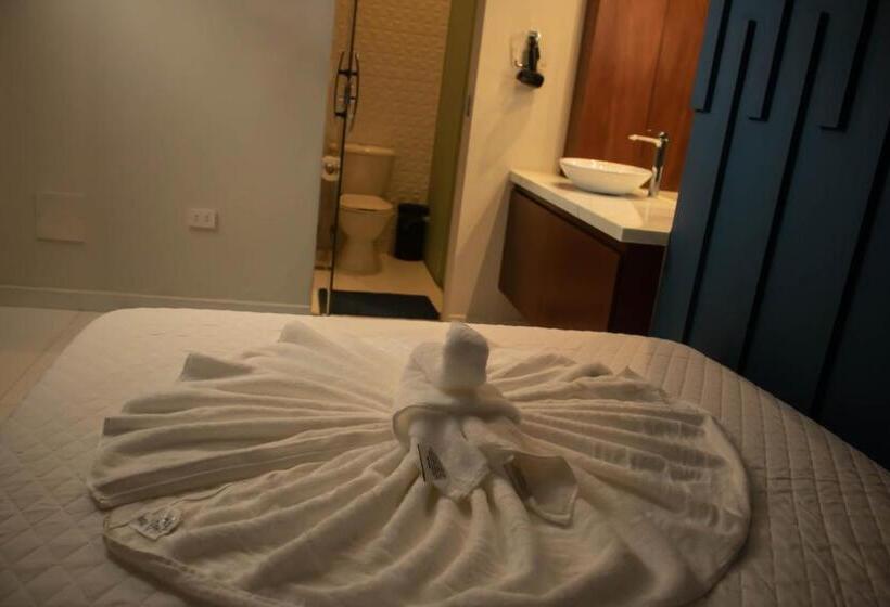 اتاق لوکس, La Casona