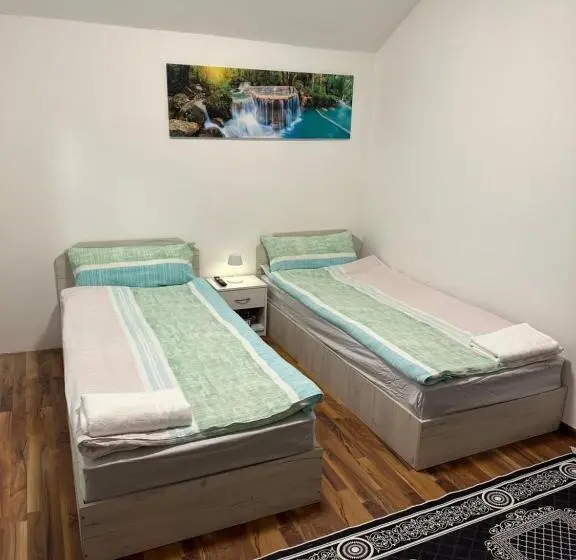 Standard Kolmen Hengen Huone, Privat Zimmer Eronn Vei̇tsch