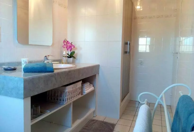 Standard Yhden Hengen Huone, Au Calme à 10mn Des Baies De Douarnenez Et Audierne Avec Cuisine à Disposition