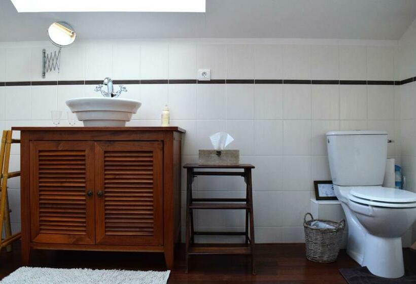 جناح عائلي, Au Pré Du Moulin