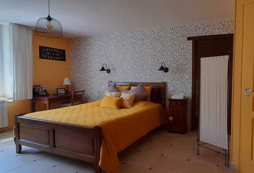 غرفة قياسية ثلاثية, Au Pré Du Moulin