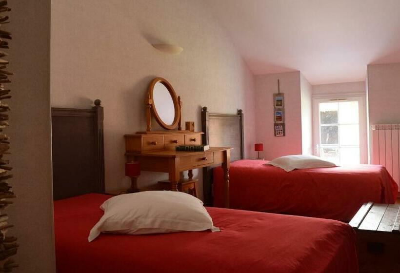 جناح عائلي, Au Pré Du Moulin