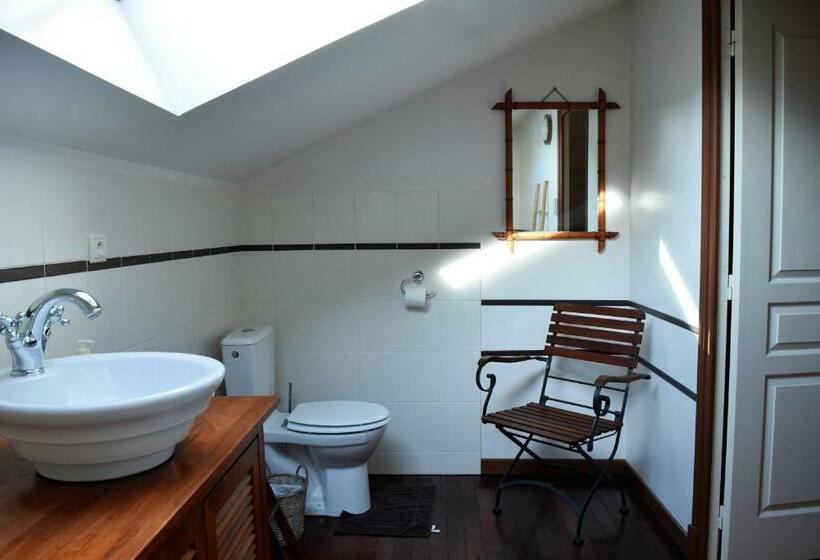 جناح عائلي, Au Pré Du Moulin