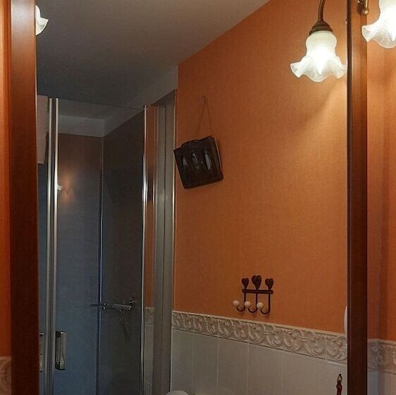 غرفة قياسية ثلاثية, Au Pré Du Moulin