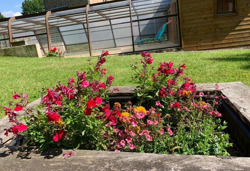 חדר סטנדרט לשלושה, Ker Loën