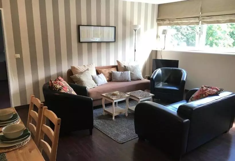 ２ベッドルームアパートメント, Moorberghof