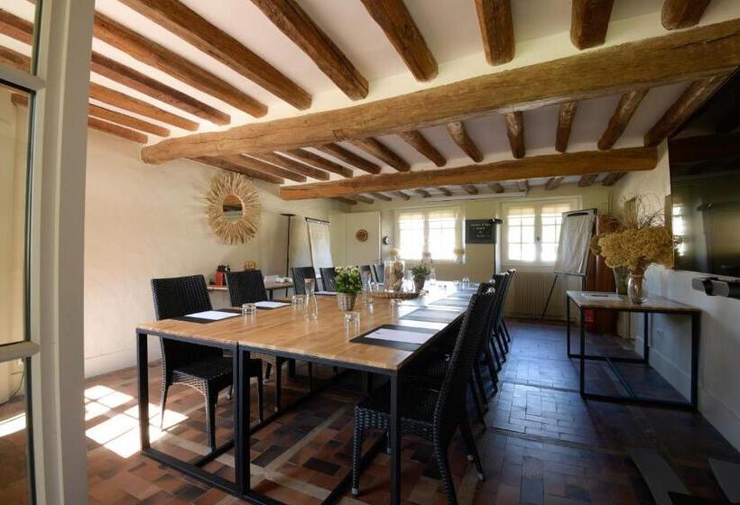 חדר סטנדרט לשלושה עם נוף לגינה, Moulin De Vilgris