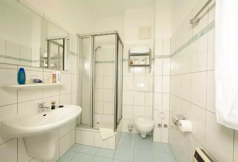 スタンダードシングルルーム, Garni Eden Hotels