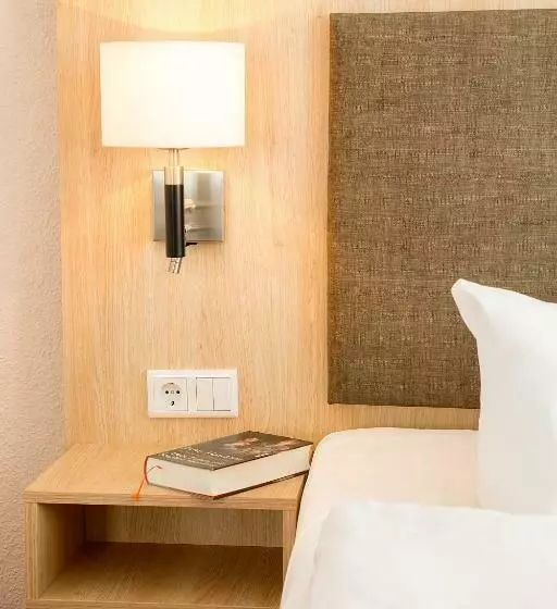 スタンダードシングルルーム, Garni Eden Hotels
